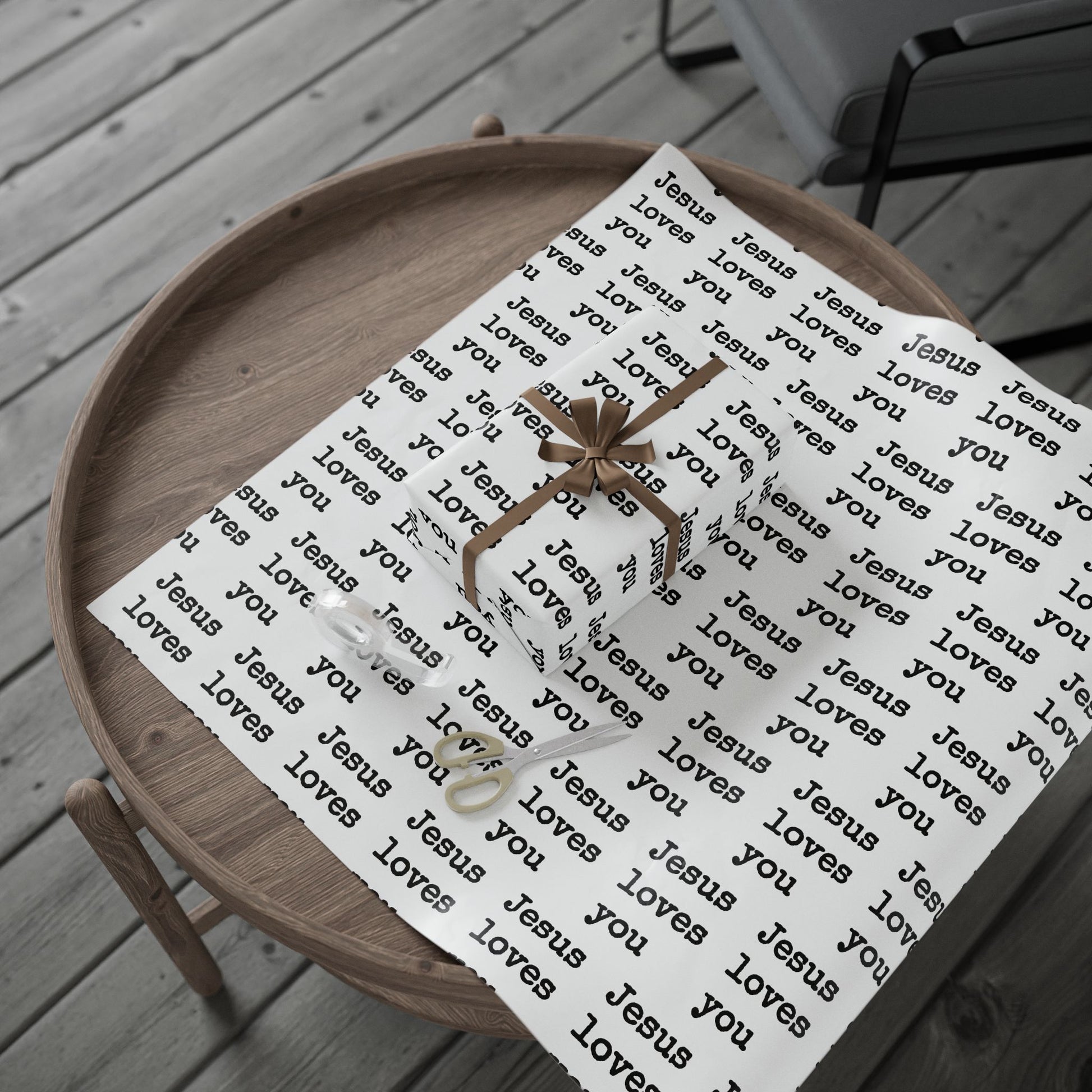 Wrapping Paper - Jesus loves you - Graleske